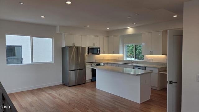 915 N Ridgewood Pl - Photo 7 of 8