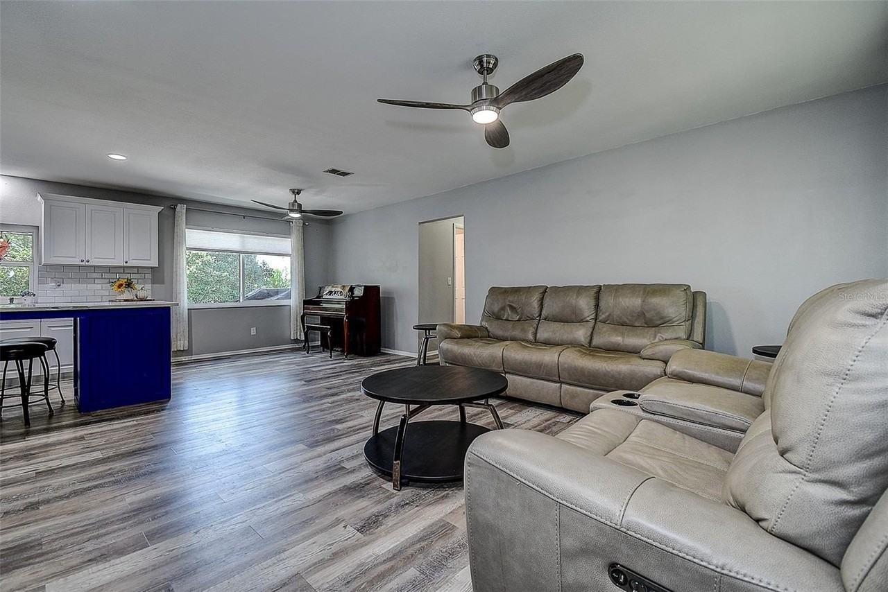 2481 Malcolm Dr - Photo 4 of 44