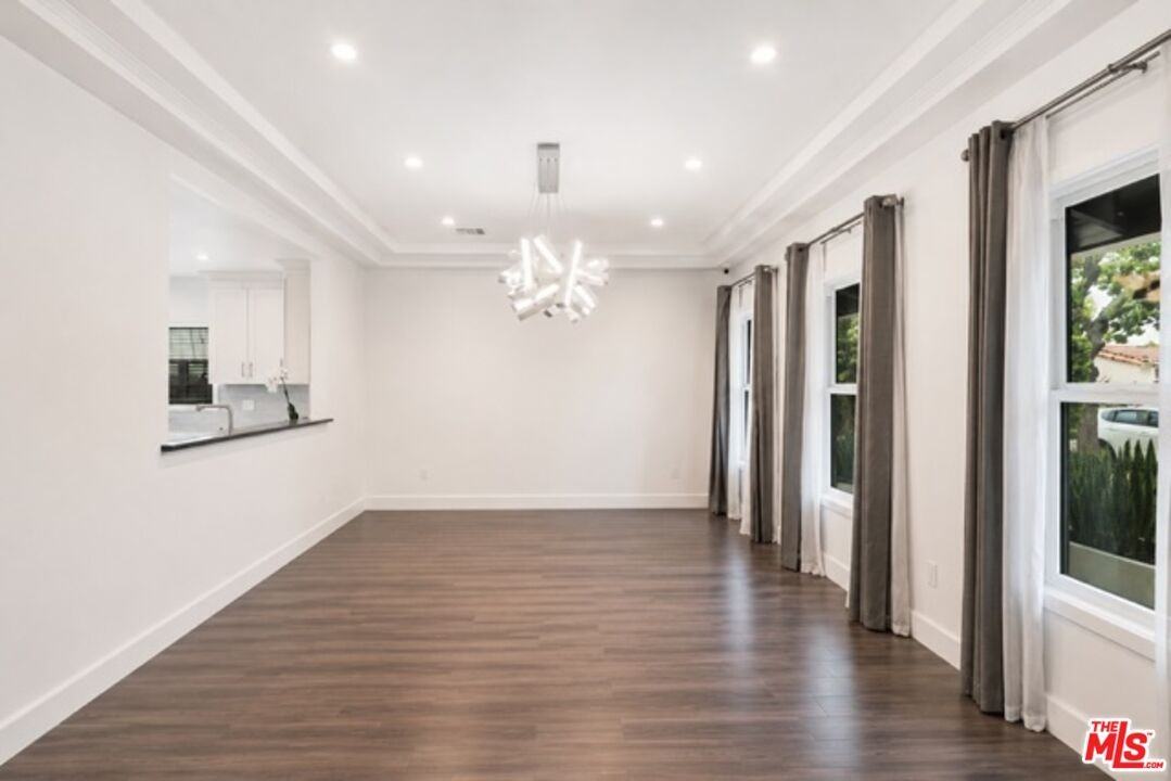 616 N Formosa Ave - Photo 4 of 8