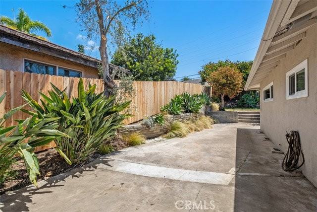 27022 Calle Dolores - Photo 2 of 8