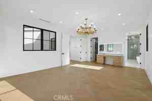featured image of 4539 Longridge Ave