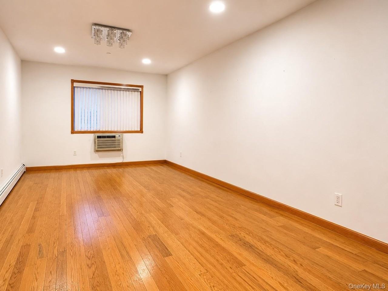 6544 Woodside Ave #1A - Photo 2 of 9
