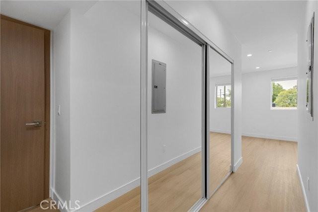 5220 Strohm Ave - Photo 2 of 8