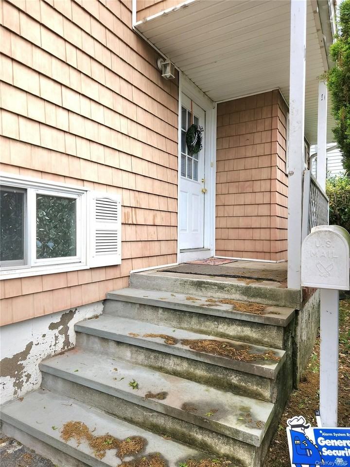 11 Howard St - Photo 2 of 21