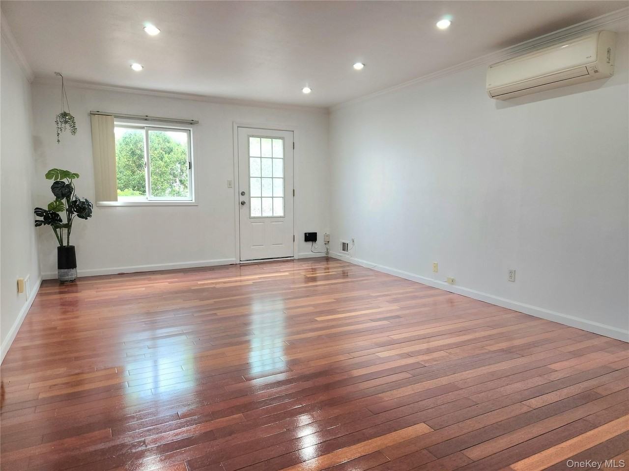 11 Howard St - Photo 3 of 21