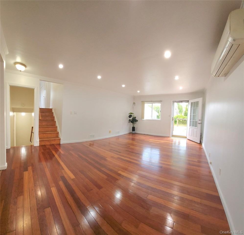 11 Howard St - Photo 6 of 21