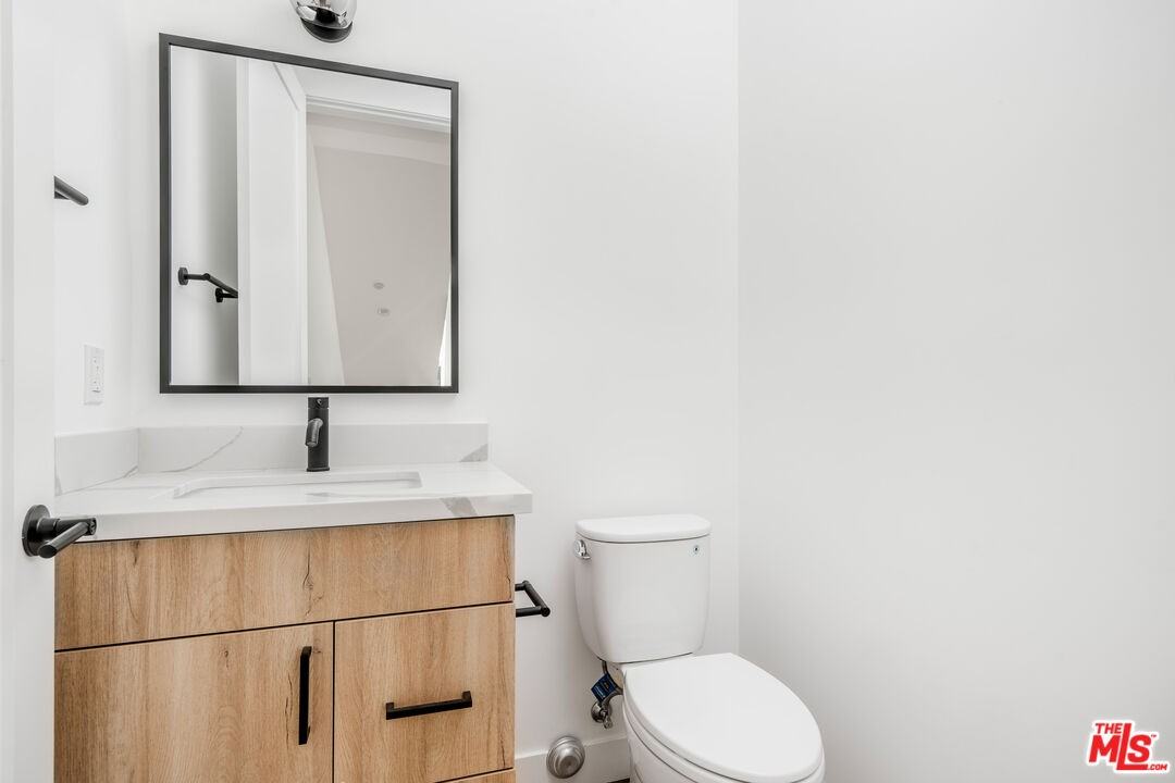10823 Morrison St - Photo 5 of 8