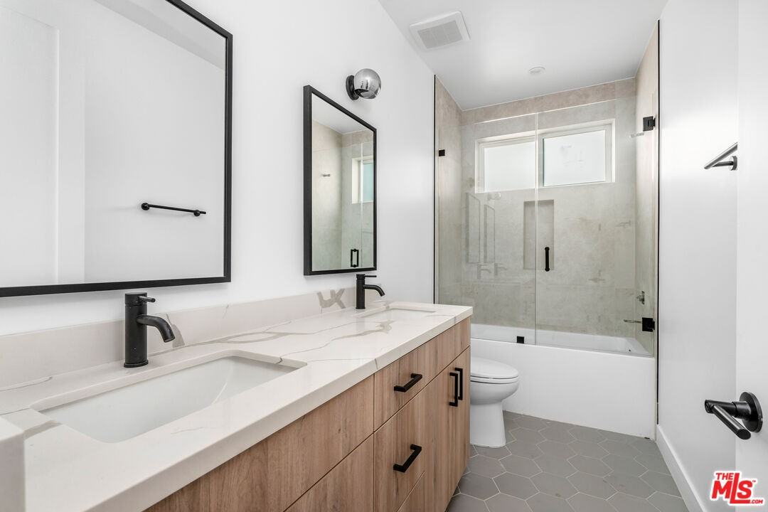 10823 Morrison St - Photo 6 of 8