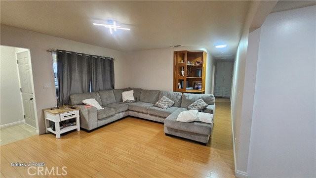 10535 Samoa Ave - Photo 3 of 8