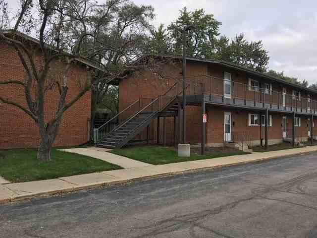 1900 W Knightsbridge Dr #2A