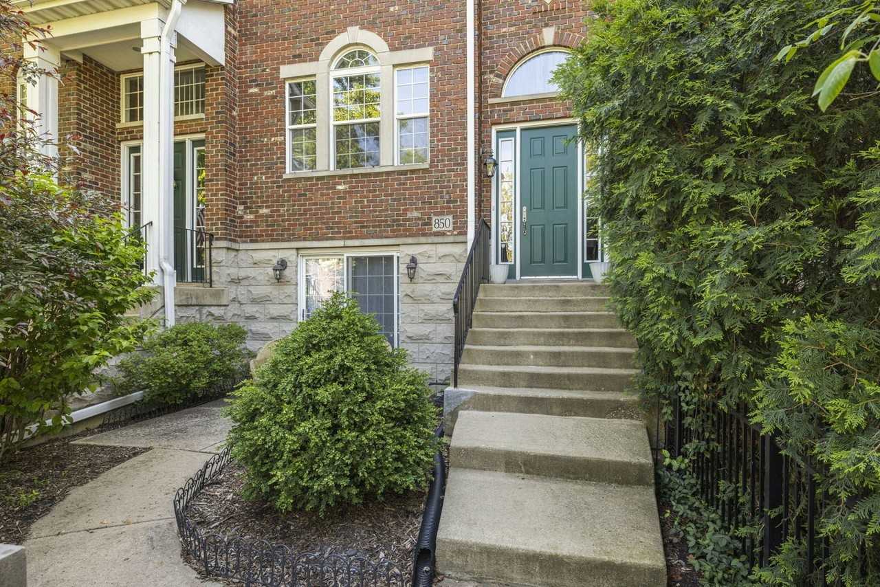 850 Shandrew Dr - Photo 2 of 29