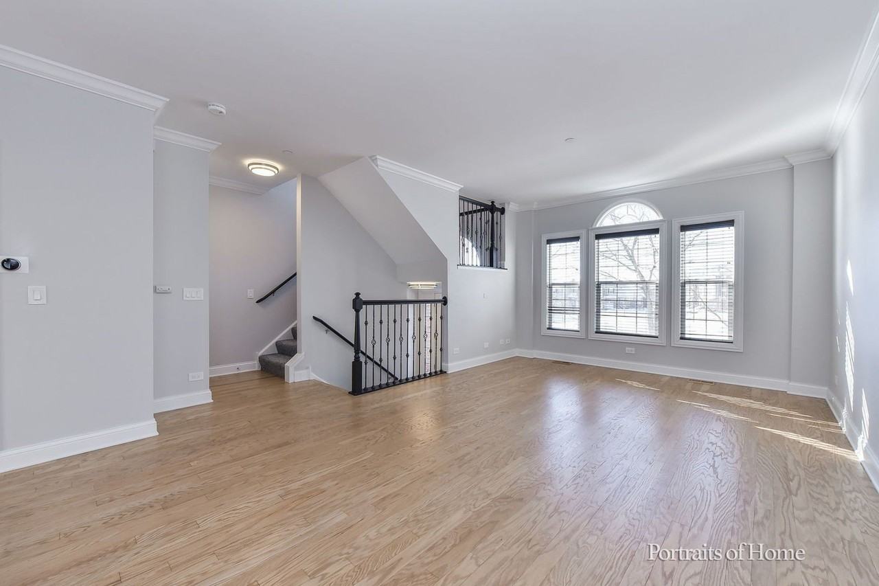 850 Shandrew Dr - Photo 3 of 29