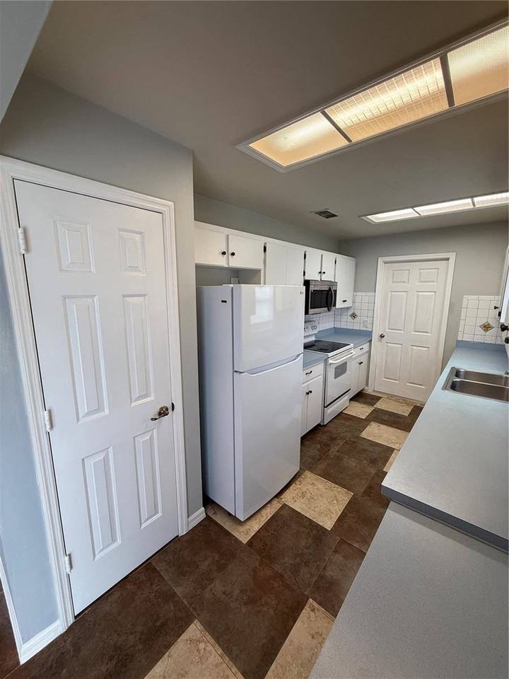 15095 Sw 51st Ter - Photo 4 of 23