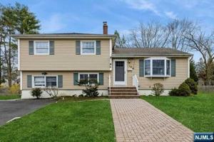 featured image of 23 Asmus Rd