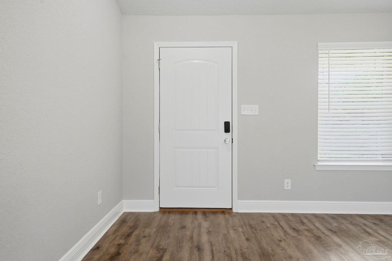 1454 Windy Ln - Photo 5 of 28