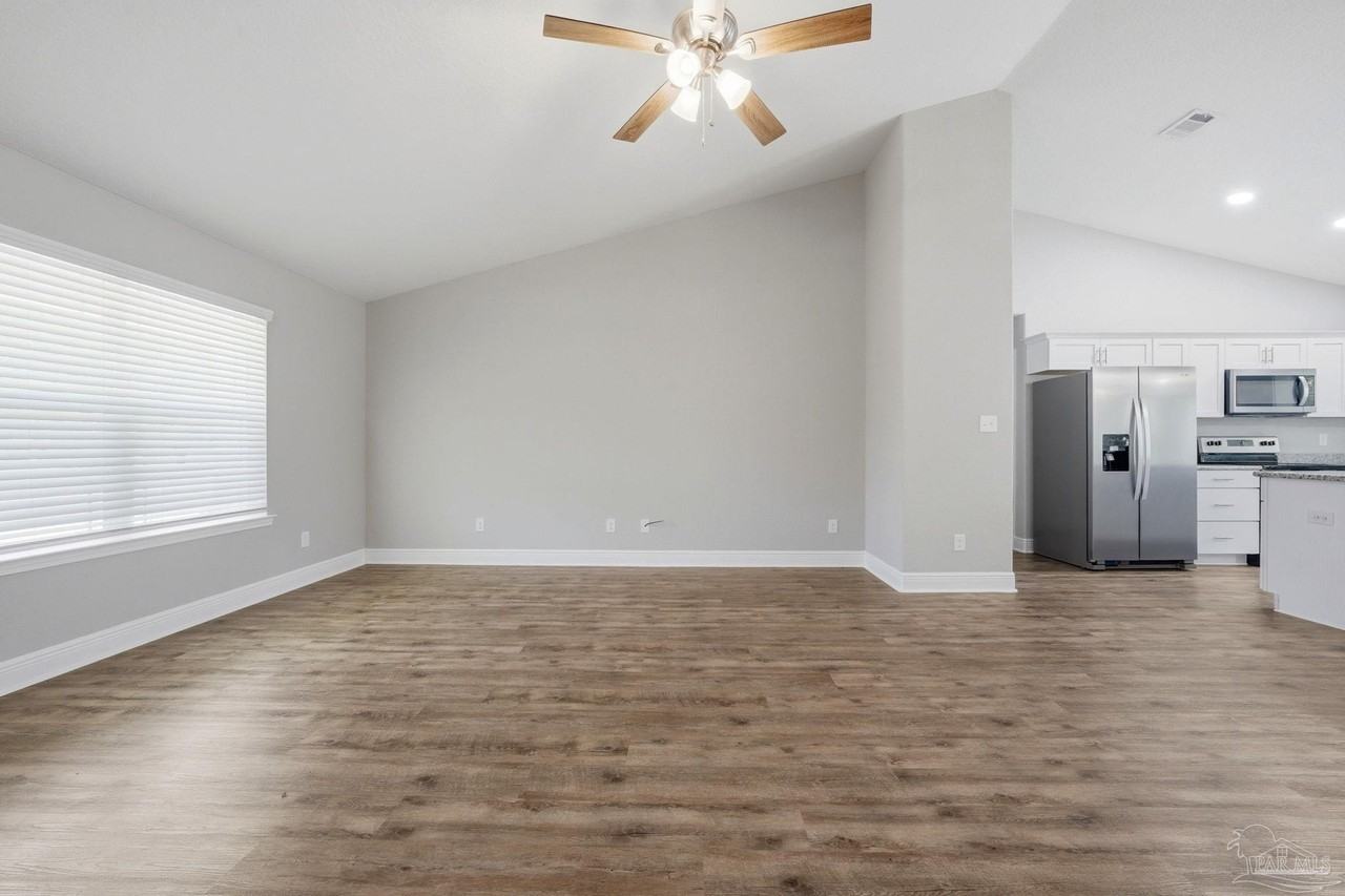 1454 Windy Ln - Photo 6 of 28