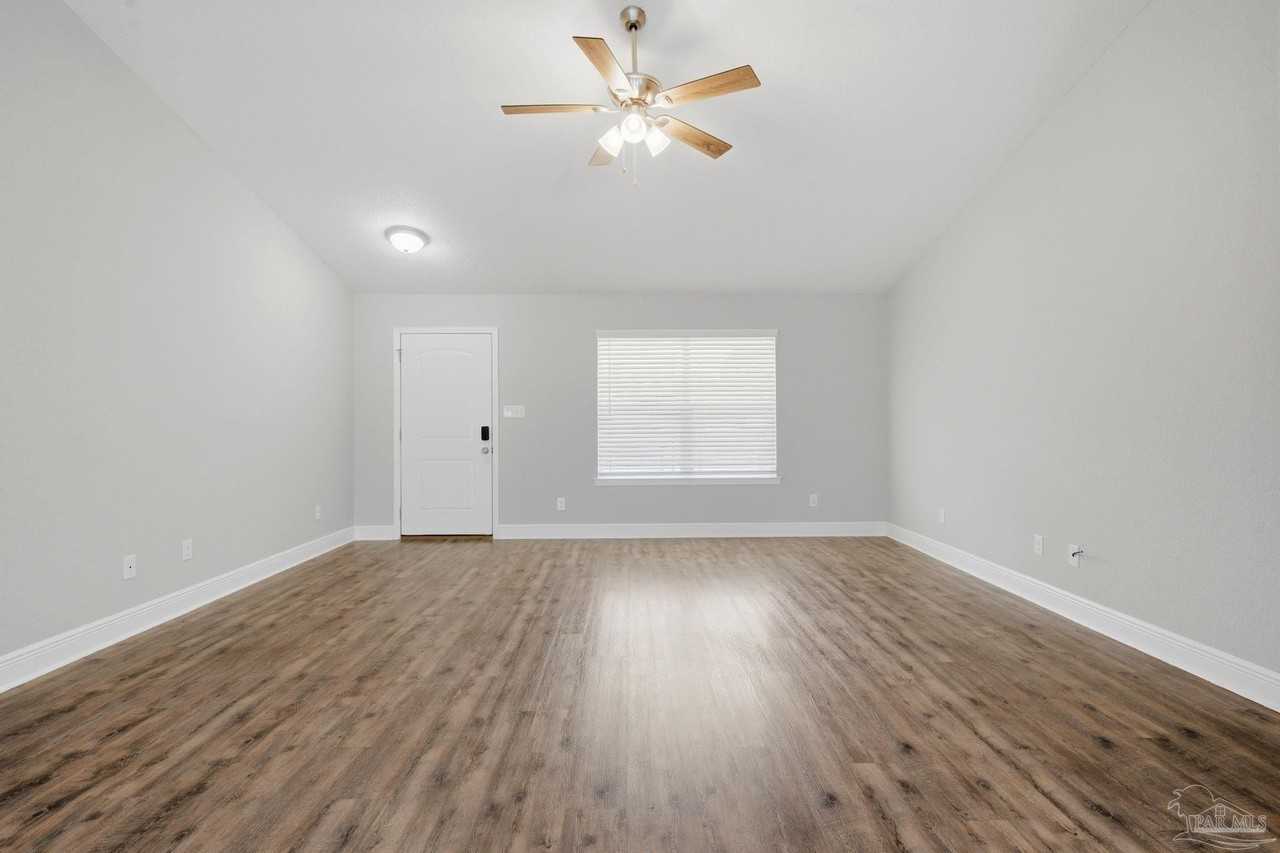 1454 Windy Ln - Photo 7 of 28