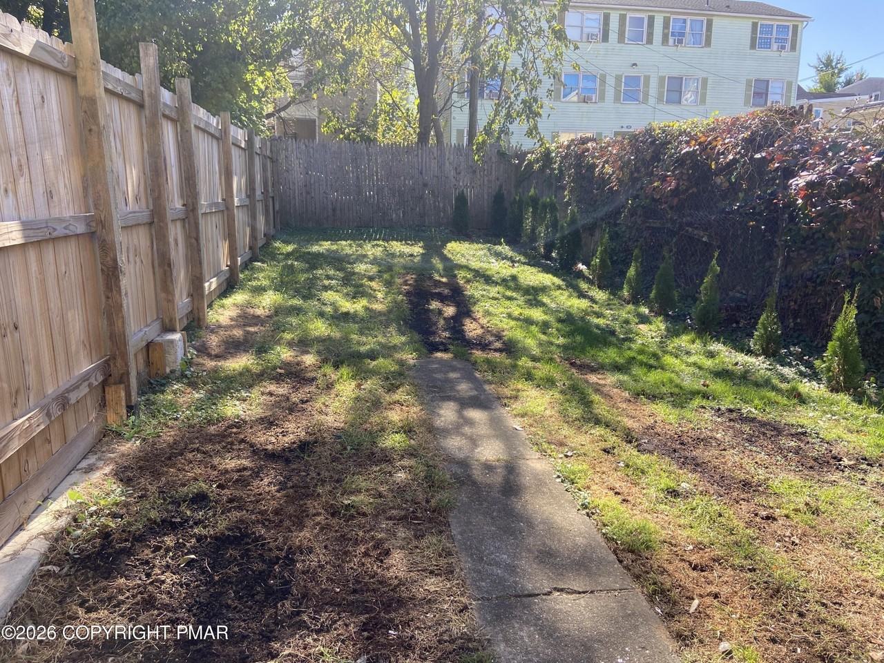810 Pine St - Photo 6 of 33