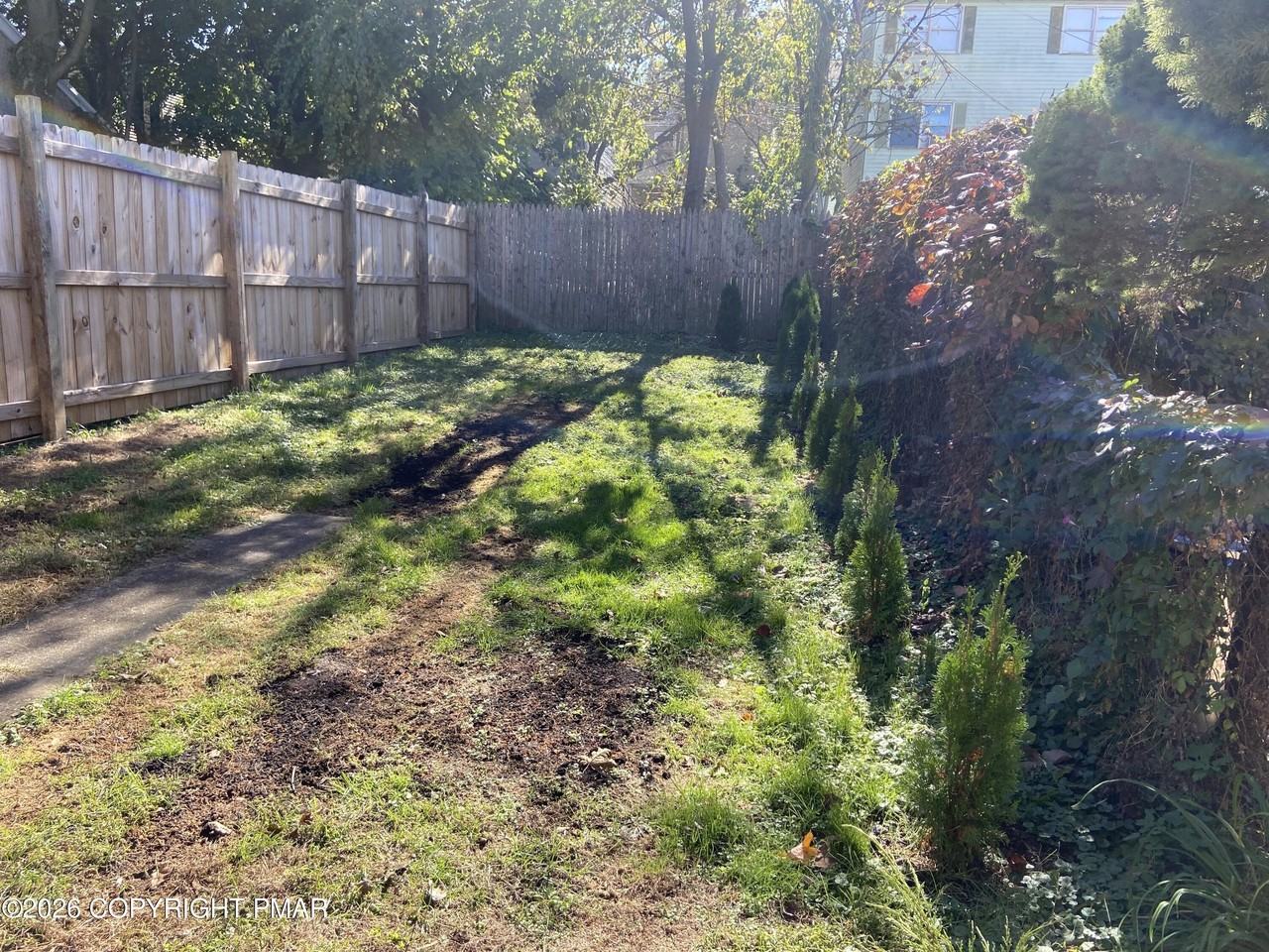 810 Pine St - Photo 7 of 33