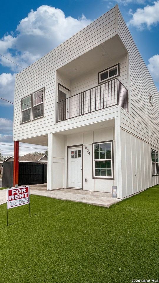 626 Iowa St #626 - Photo 2 of 14