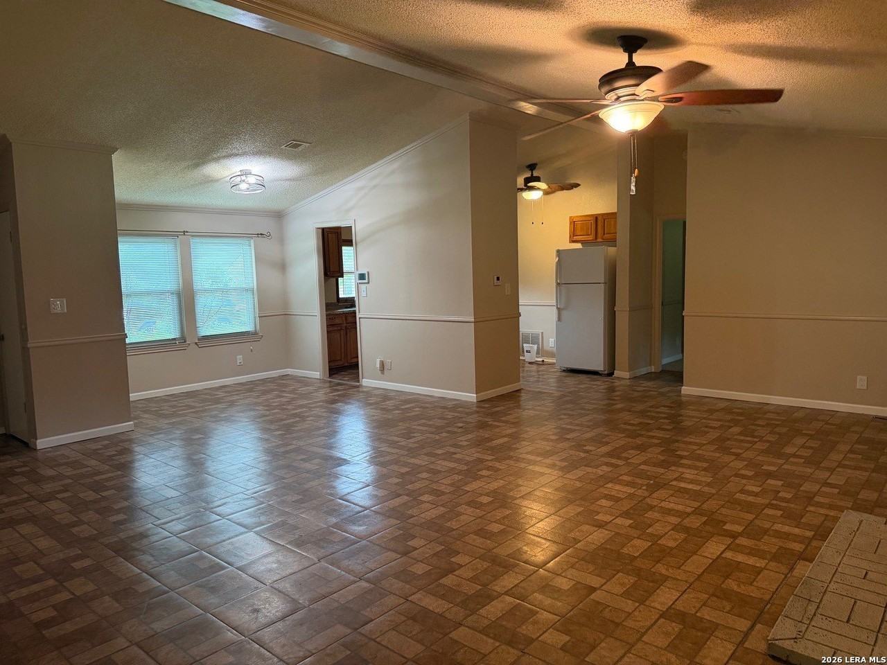 127 Stonegate Rd - Photo 3 of 23