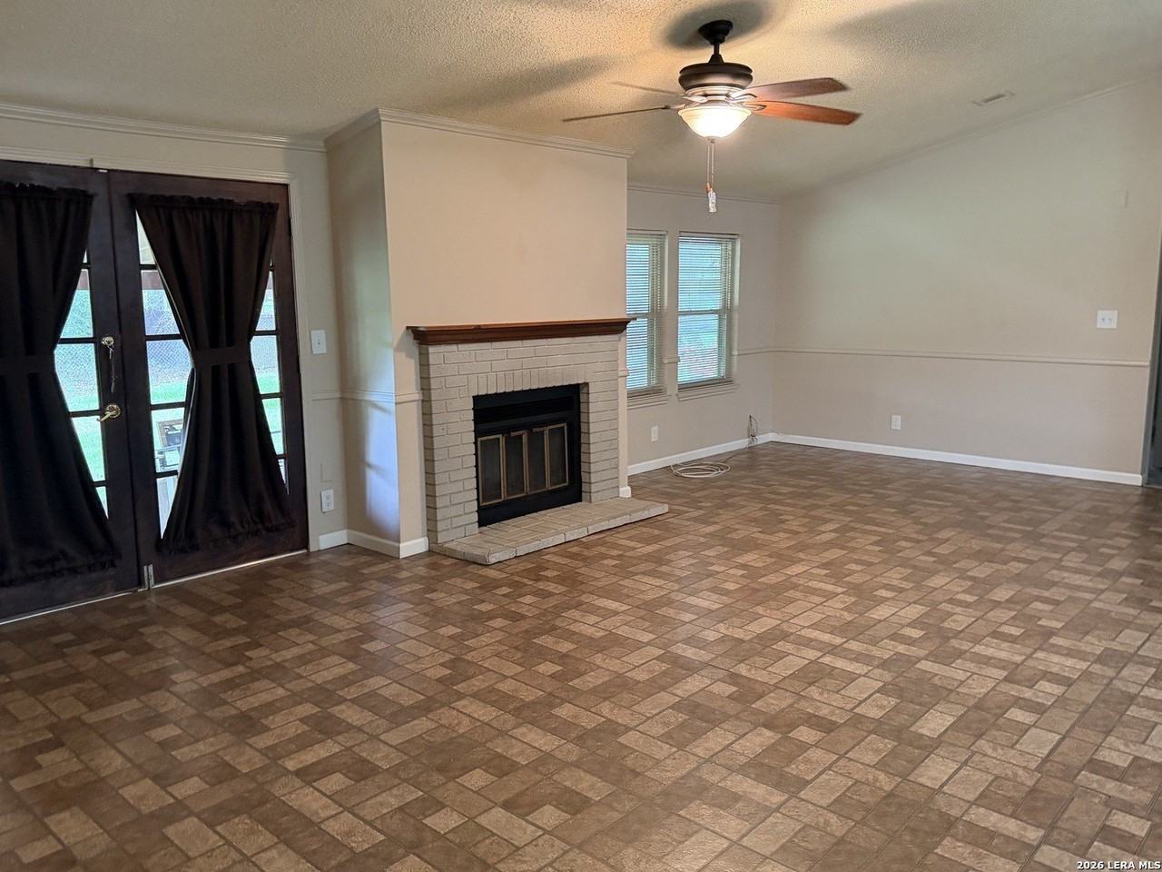 127 Stonegate Rd - Photo 4 of 23
