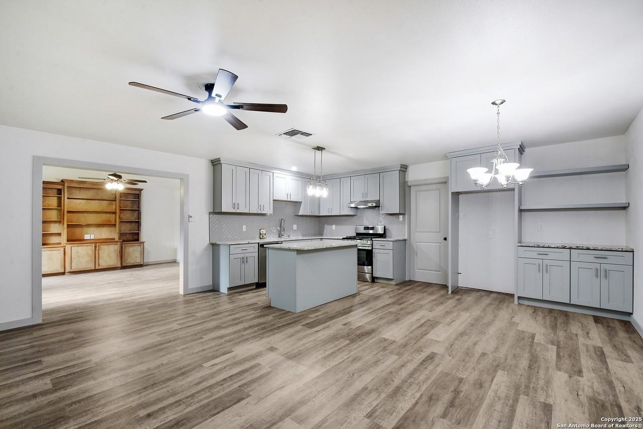 5515 W Rolling Ridge Dr - Photo 4 of 23
