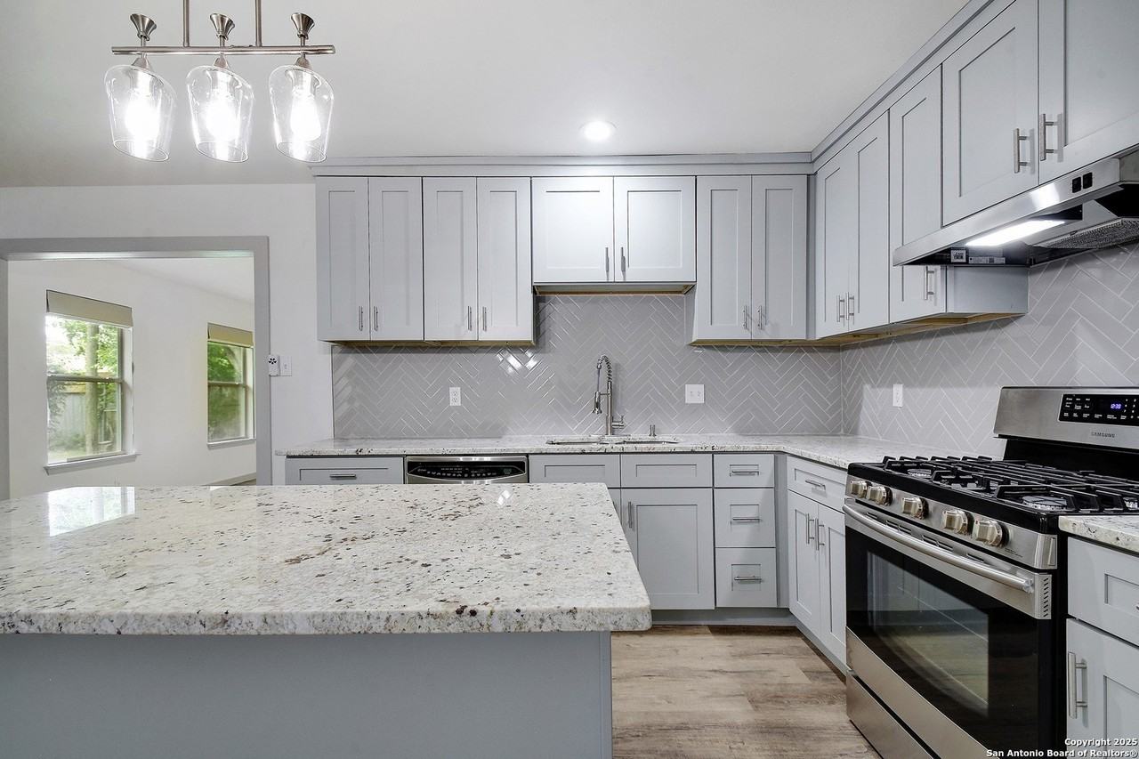 5515 W Rolling Ridge Dr - Photo 6 of 23