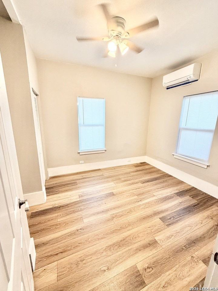 143 E Baylor - Photo 4 of 11