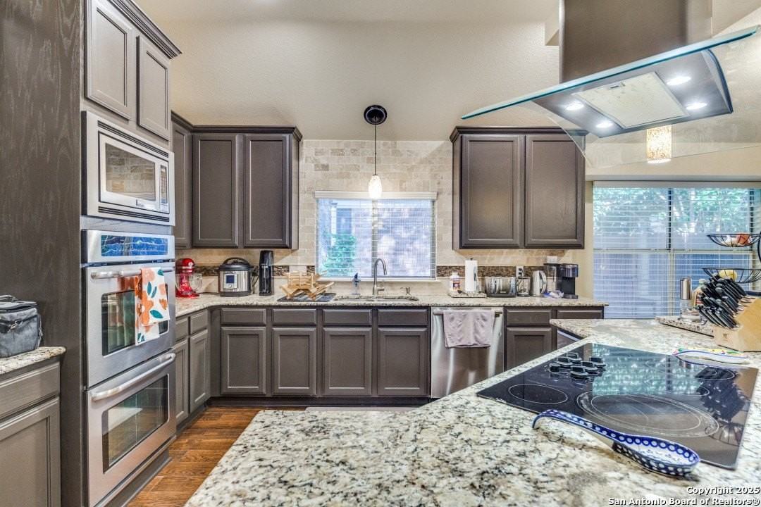 1130 Bluff Frst - Photo 7 of 25