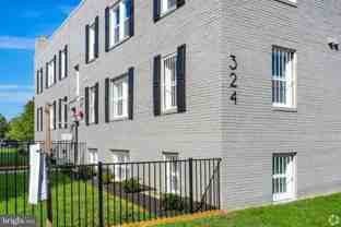 324 61st St Ne #7 - Photo 1 of 1