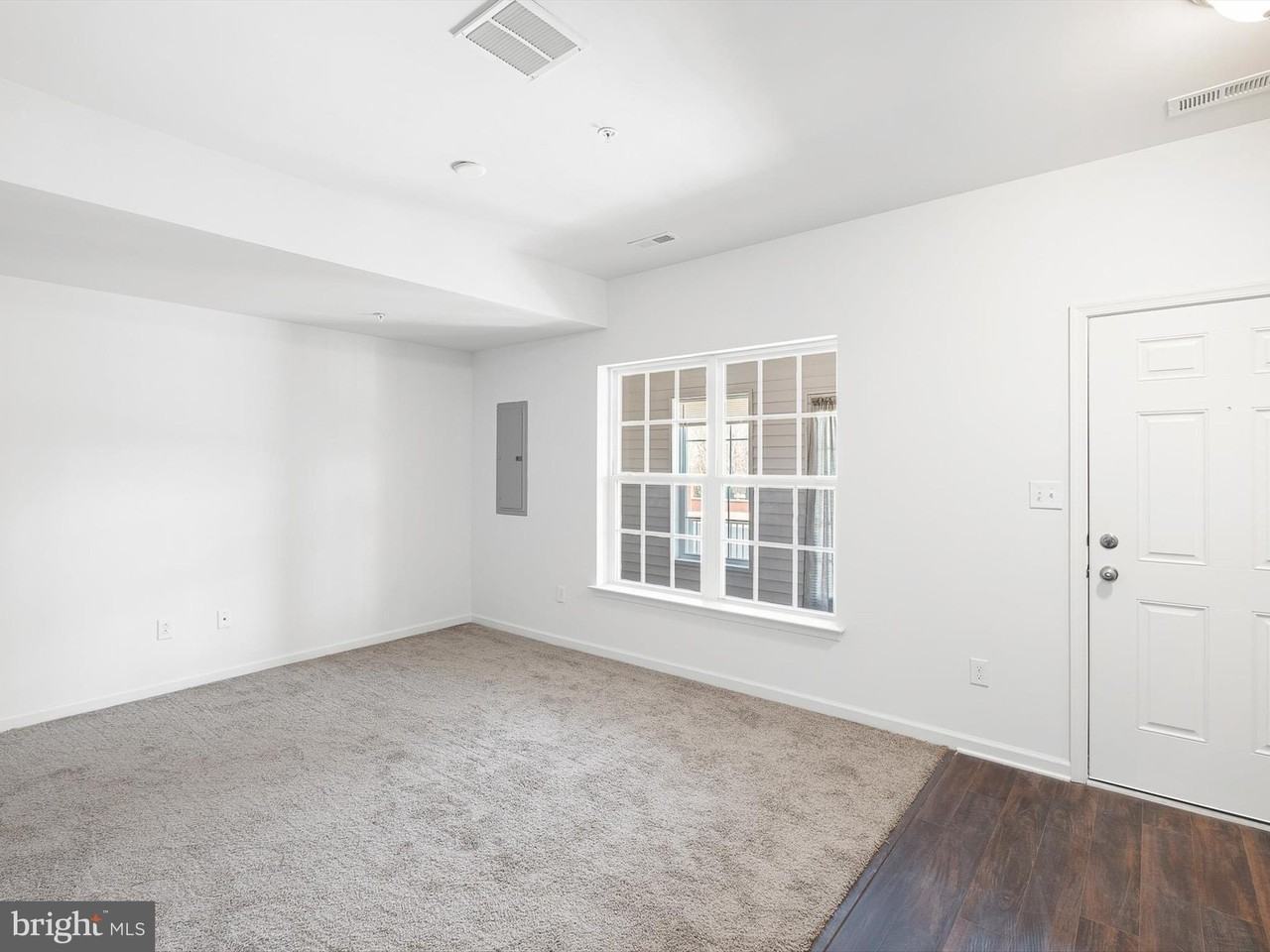 415 Lenape Way - Photo 3 of 26