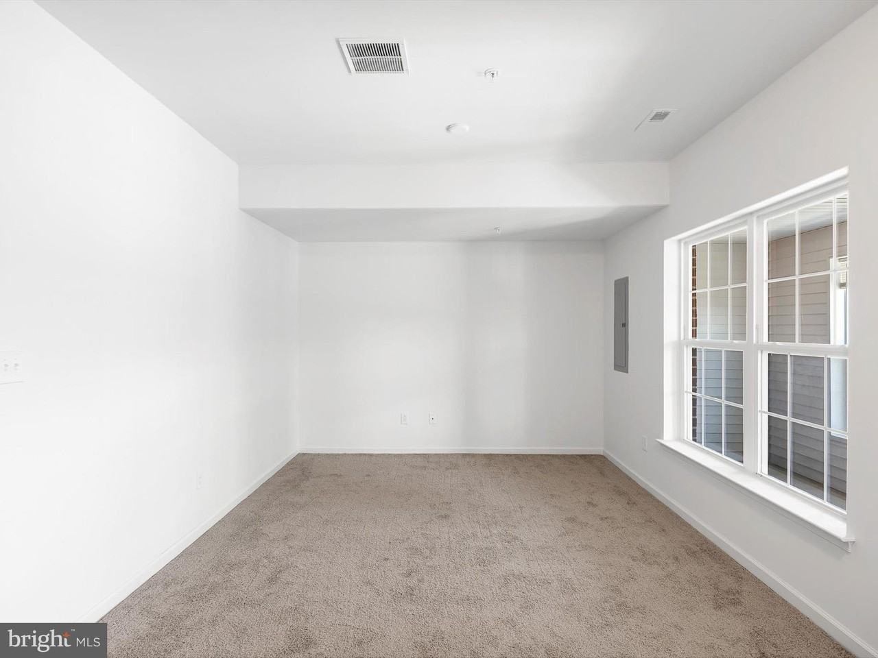 415 Lenape Way - Photo 4 of 26