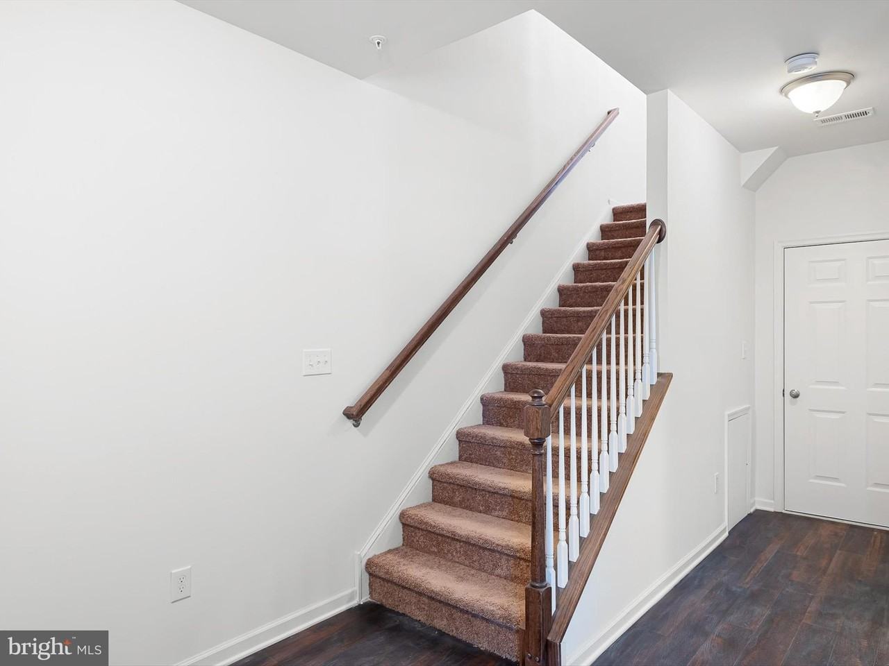 415 Lenape Way - Photo 6 of 26