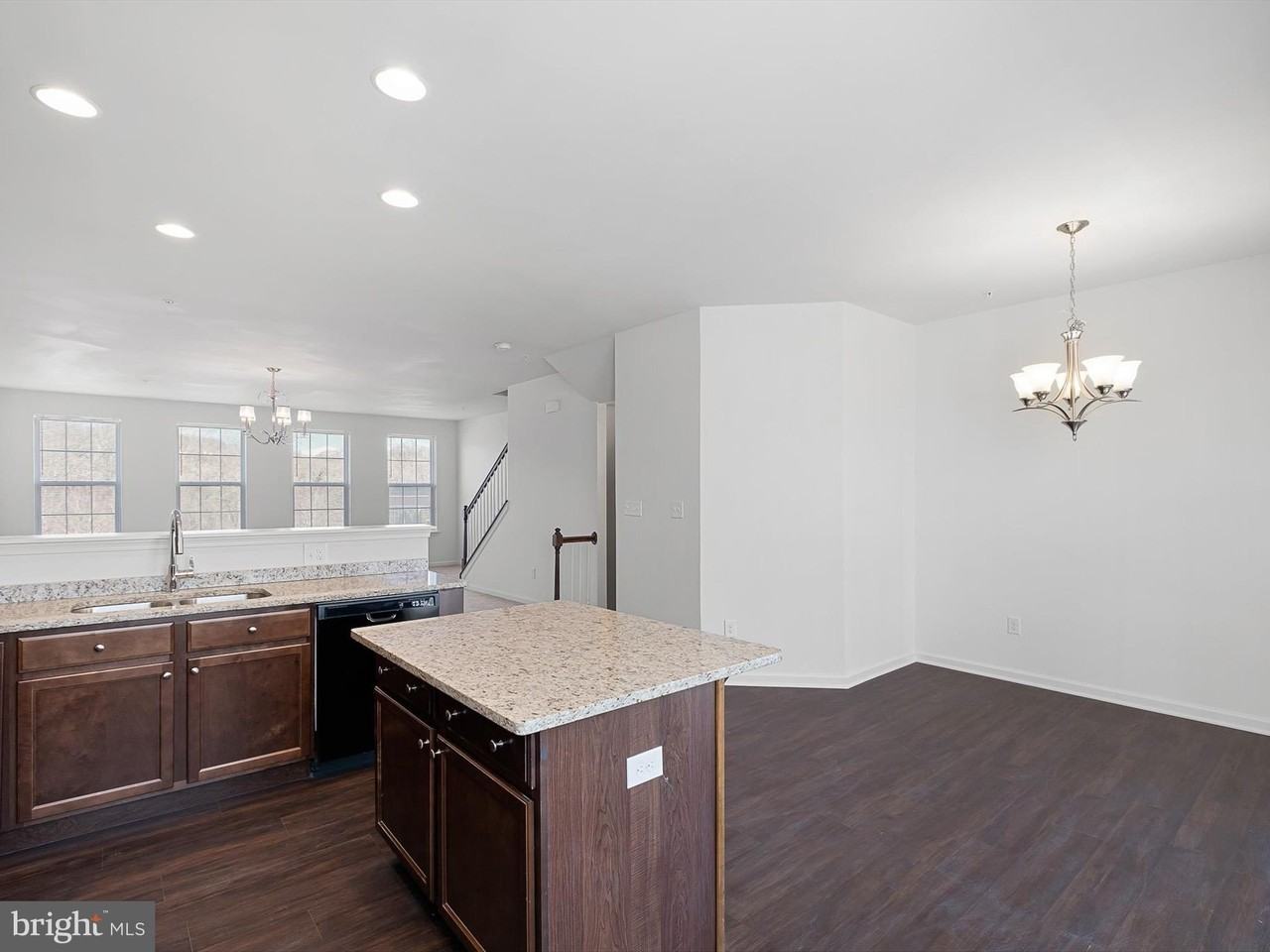415 Lenape Way - Photo 7 of 26