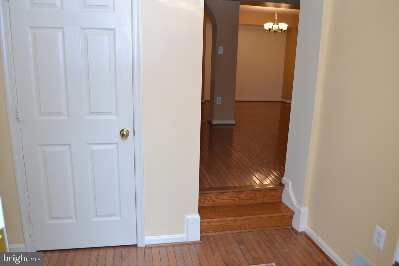 2202 Garden Ln - Photo 2 of 41
