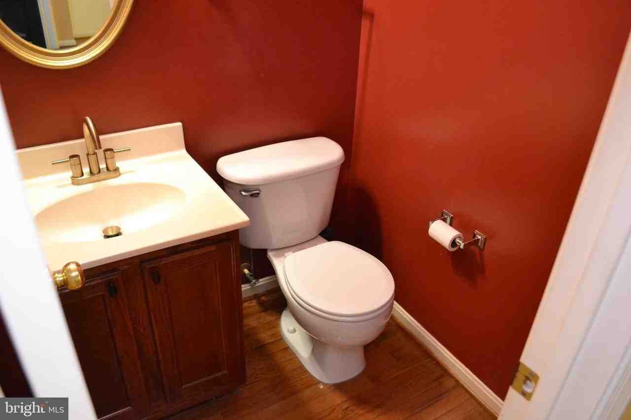 2202 Garden Ln - Photo 3 of 41