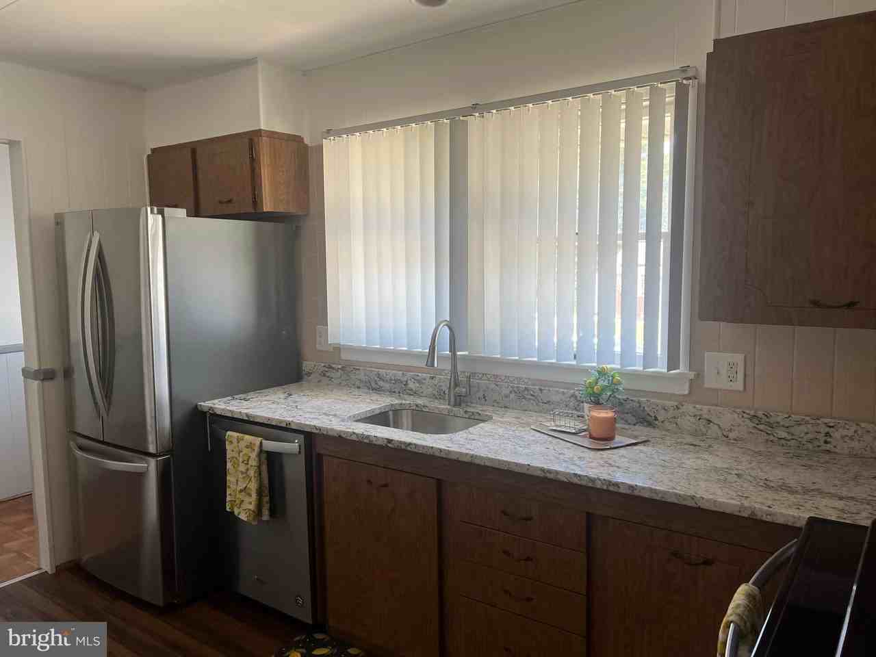 705 Bayberry Rd - Photo 2 of 28
