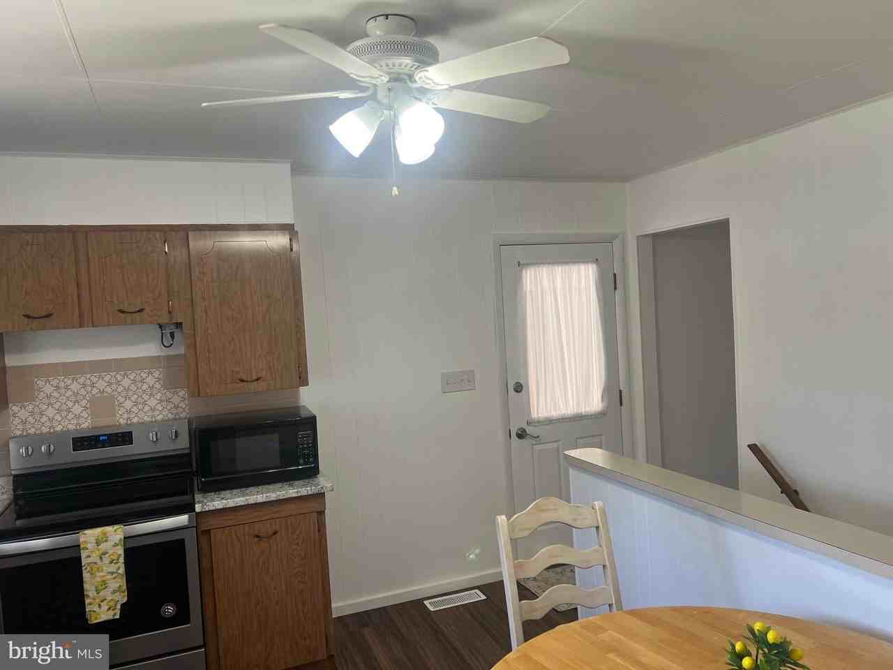 705 Bayberry Rd - Photo 7 of 28