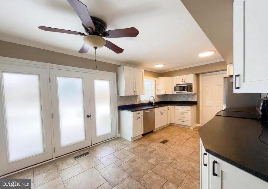 3510 Majestic Ln - Photo 2 of 8