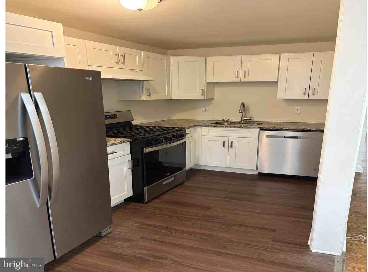 2227 Dermond Ave - Photo 2 of 15