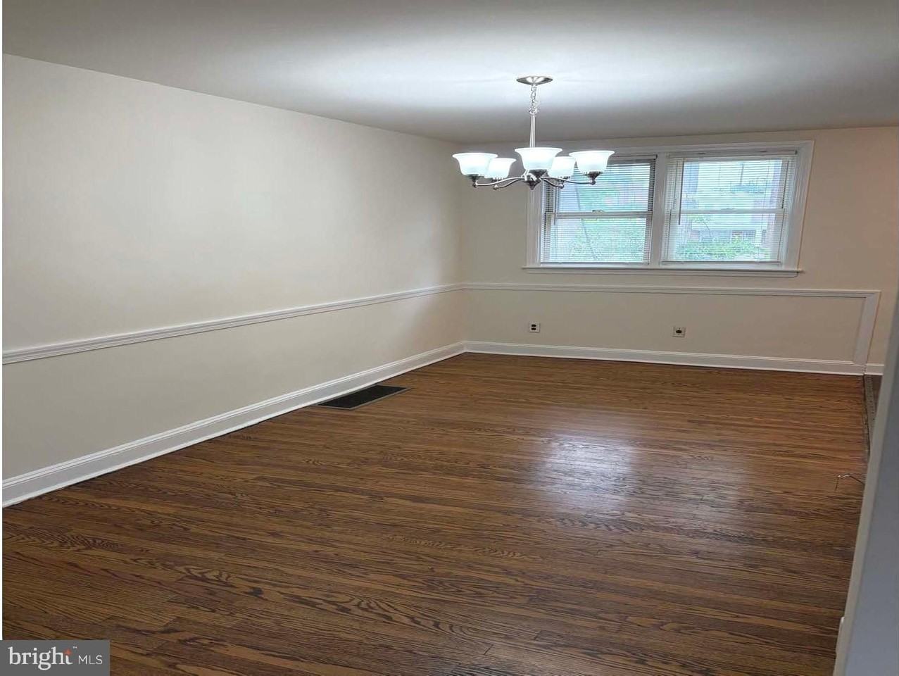 2227 Dermond Ave - Photo 4 of 15