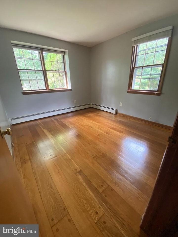 1002 Windsor Ave - Photo 3 of 18