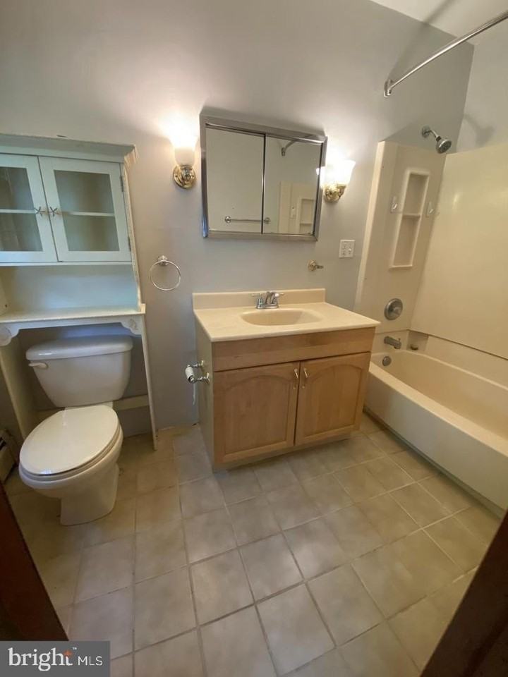 1002 Windsor Ave - Photo 7 of 18
