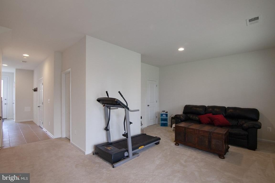 136 Solara Dr - Photo 6 of 34