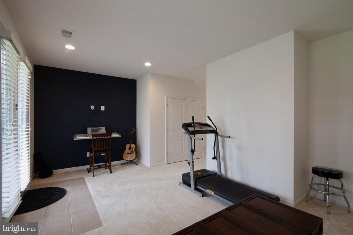 136 Solara Dr - Photo 7 of 34