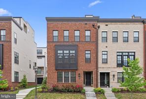 featured image of 43424 Grandmoore St