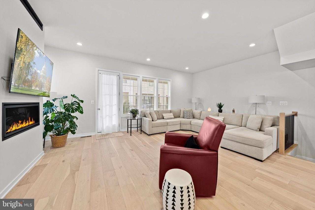 43424 Grandmoore St - Photo 7 of 30