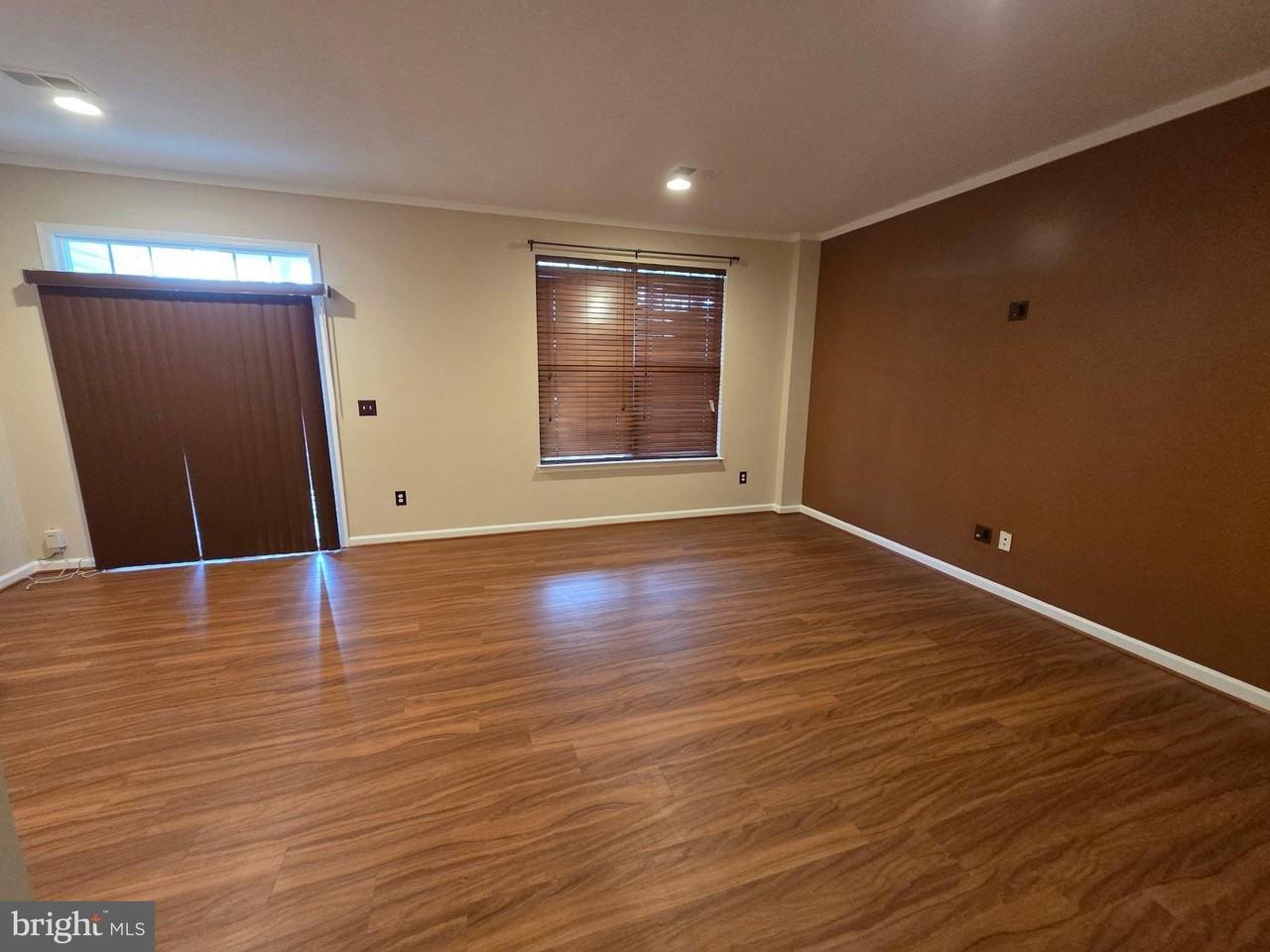 344 Woodstream Blvd - Photo 4 of 17