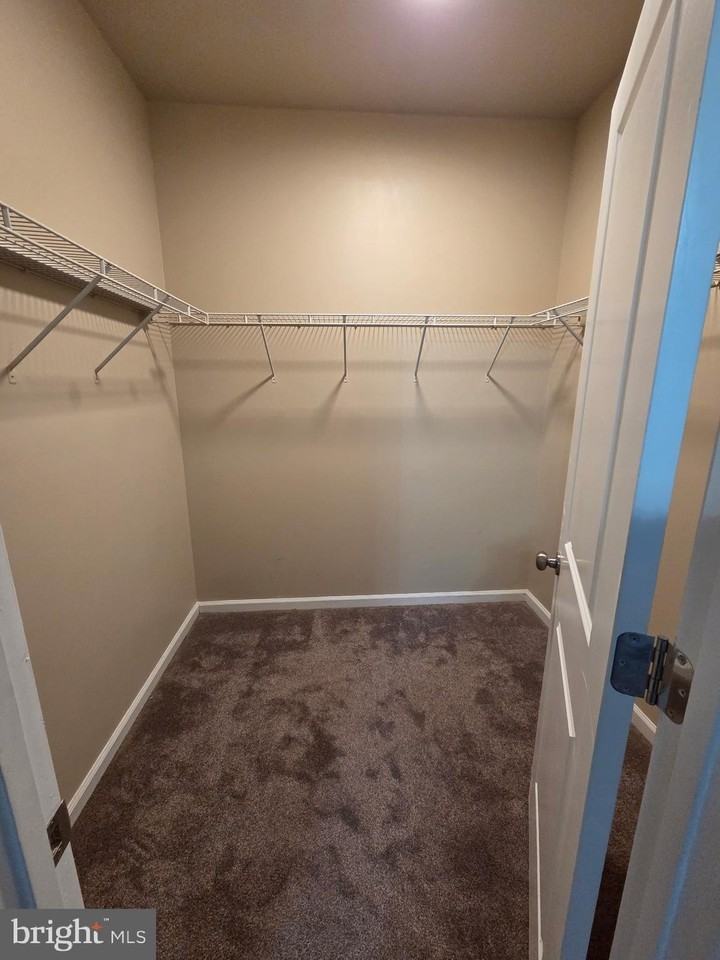 344 Woodstream Blvd - Photo 7 of 17